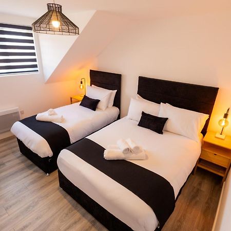 Contemporary 3Br Flat In Watford Apartment Watford  Ngoại thất bức ảnh