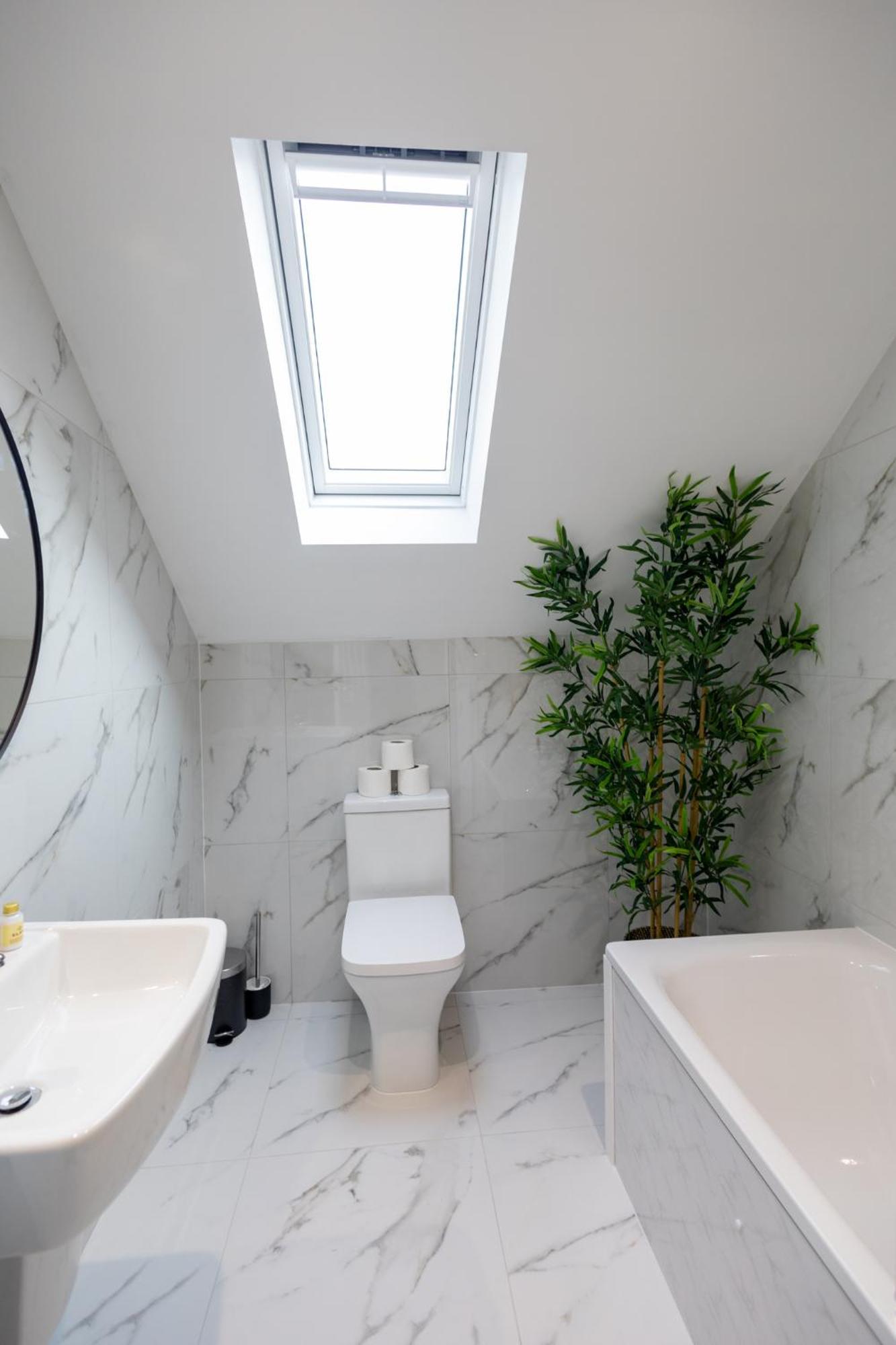 Contemporary 3Br Flat In Watford Apartment Watford  Ngoại thất bức ảnh